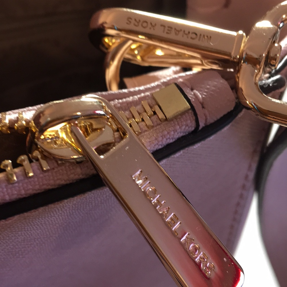 Authentic Michael kors MED KELLEN BLOSSOM- - Picture 4 of 8